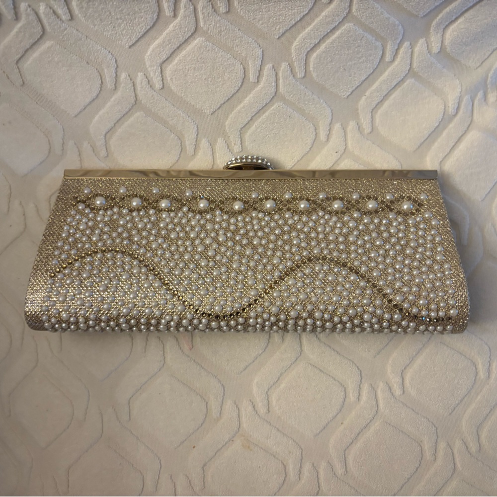 Elegant Pearl Embellished Clutch